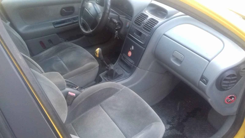 Renault Laguna 2.2 dT (113 кс), снимка 7 - Автомобили и джипове - 47097817