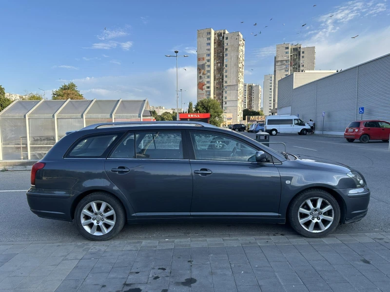 Toyota Avensis 2.2 D4D, снимка 5 - Автомобили и джипове - 52080061
