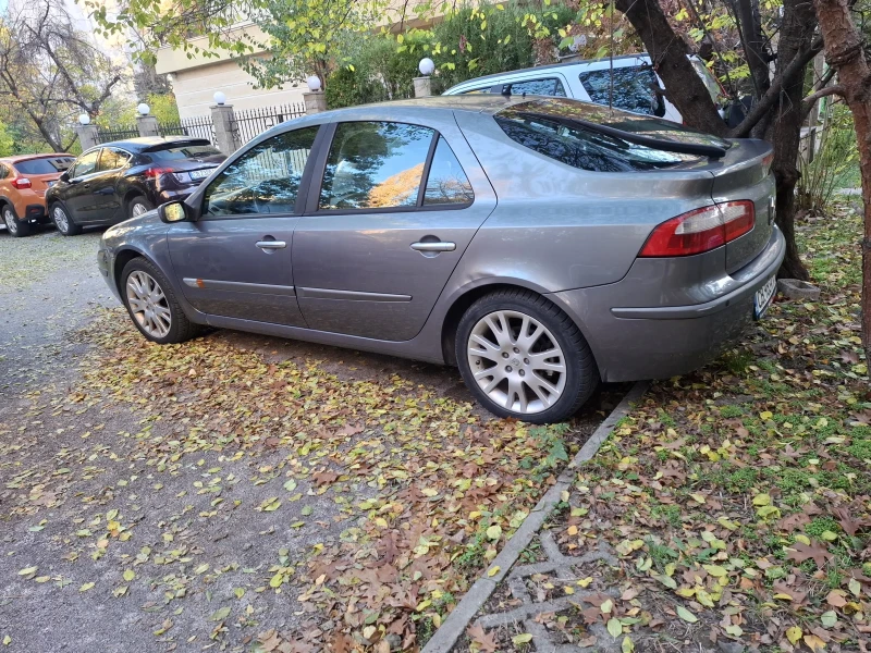 Renault Laguna 1.8, снимка 3 - Автомобили и джипове - 52386552