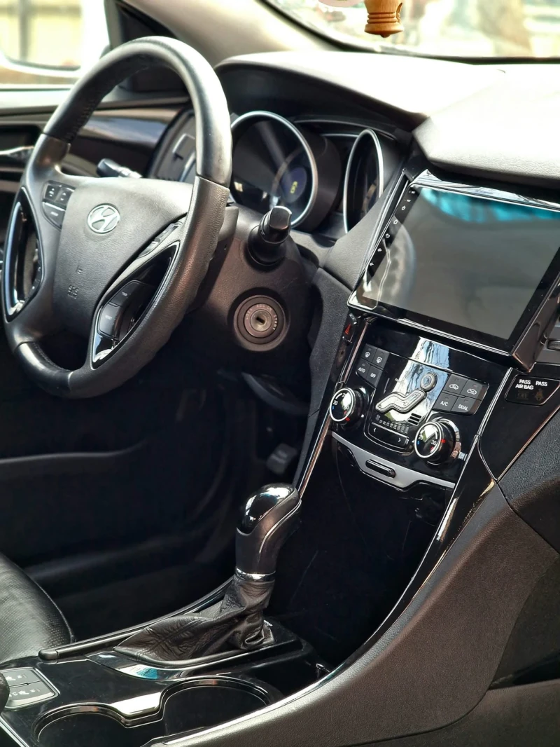 Hyundai Sonata 2.4 GDI, снимка 4 - Автомобили и джипове - 52564422