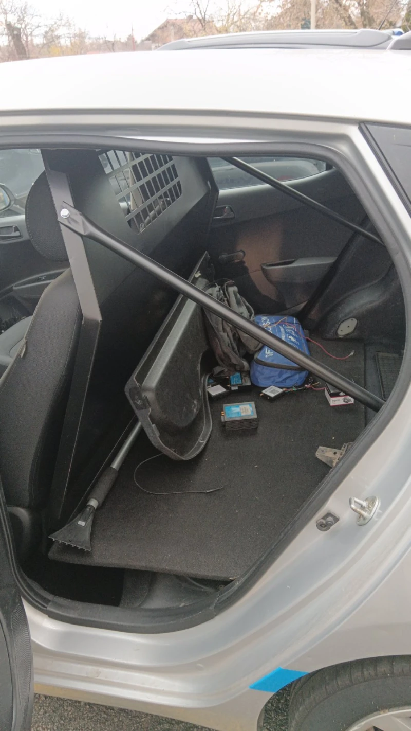 Hyundai I10, снимка 3 - Автомобили и джипове - 52570818