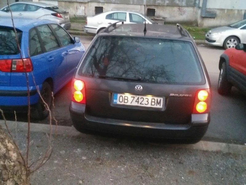 VW Passat, снимка 7 - Автомобили и джипове - 52711208