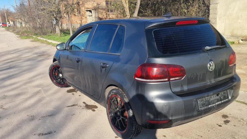 VW Golf, снимка 8 - Автомобили и джипове - 52842616