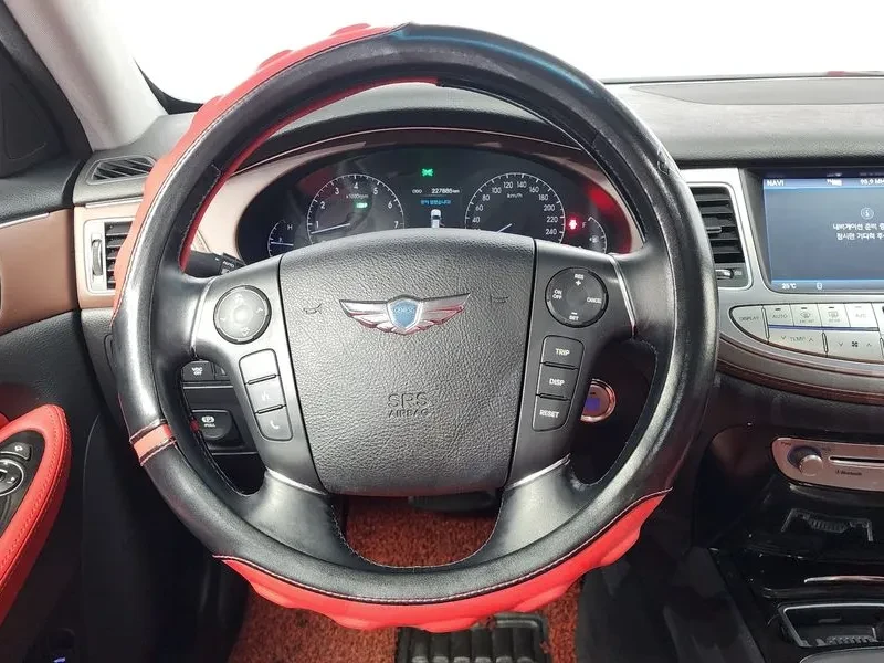 Hyundai Genesis 3.3, снимка 13 - Автомобили и джипове - 54615938