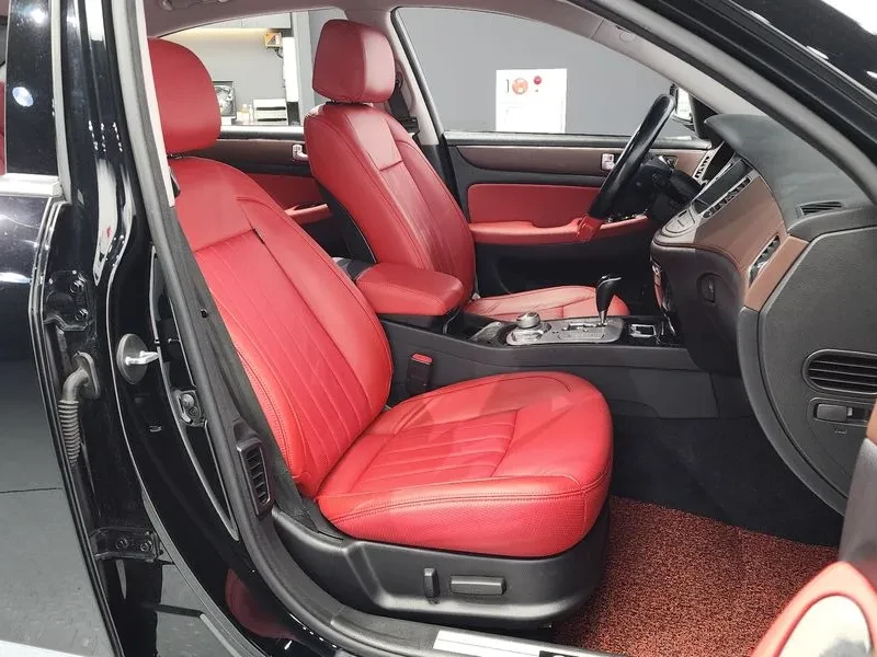 Hyundai Genesis 3.3, снимка 11 - Автомобили и джипове - 54615938