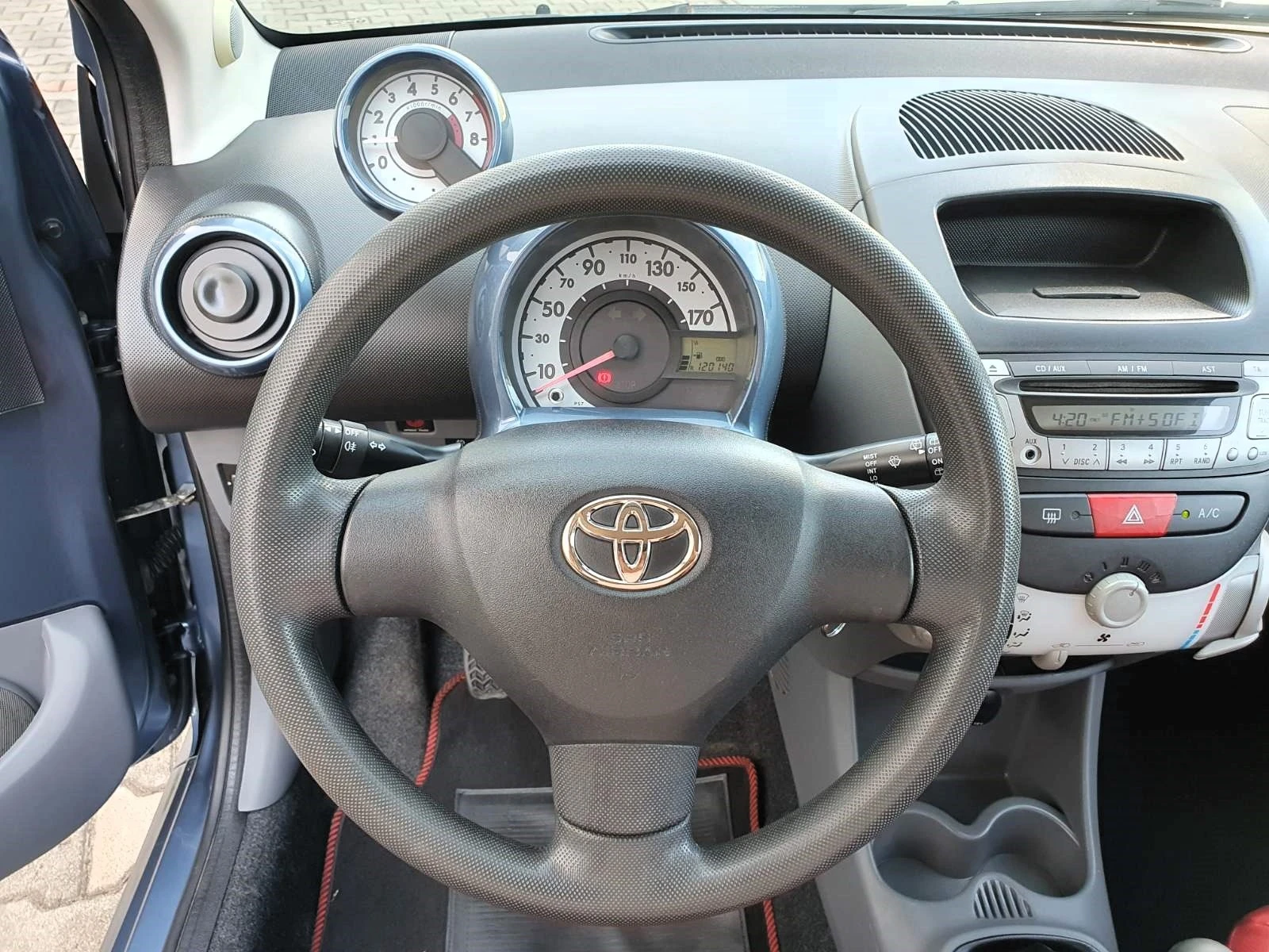 Toyota Aygo 1.0 Sol - изображение 8