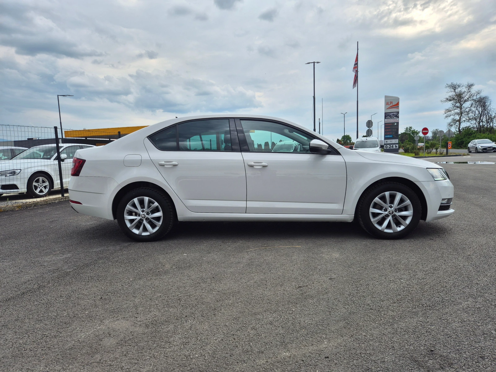 Skoda Octavia С-Гаранция-2.0-М/T-150кс - изображение 6