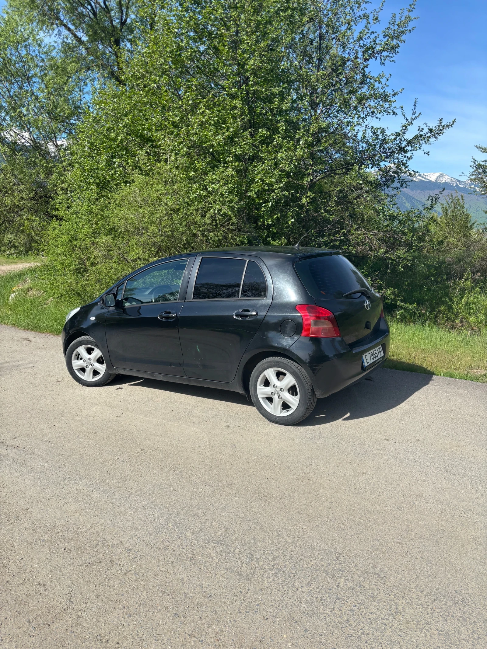 Toyota Yaris  - изображение 2