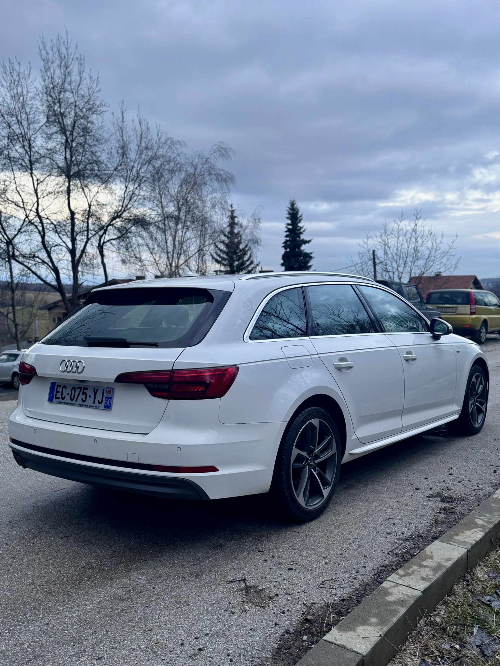 Audi A4 2.0TDI / S-LINE / DIGITAL / FULL LED / CARPLAY - изображение 6