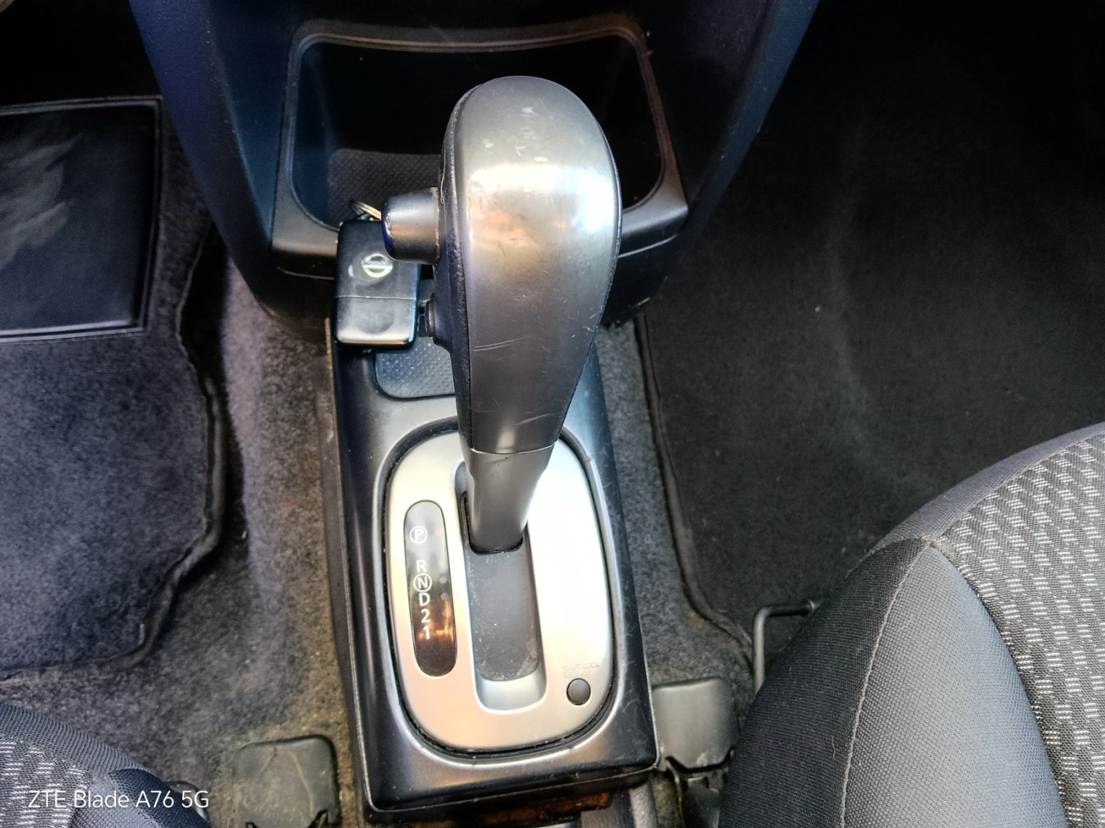 Nissan Note 1.6i Avtomat - изображение 6