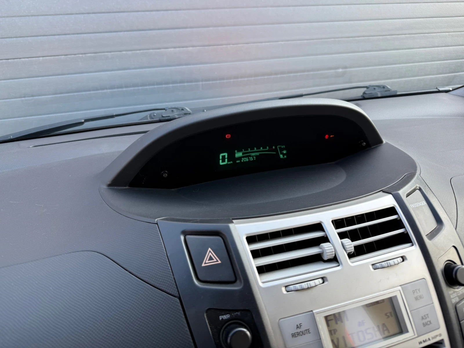 Toyota Yaris, снимка 11 - Автомобили и джипове - 53844441