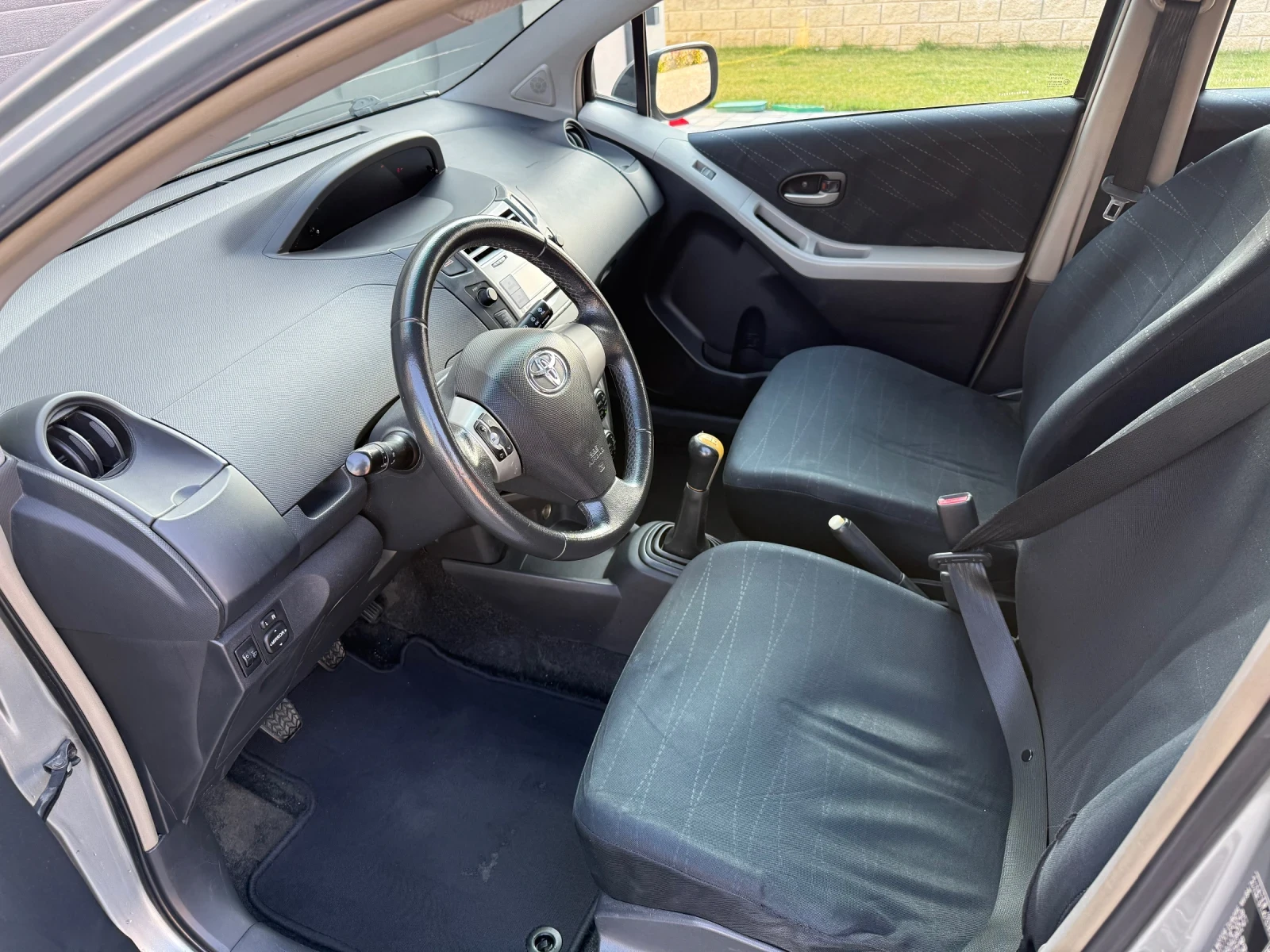 Toyota Yaris, снимка 12 - Автомобили и джипове - 53844441