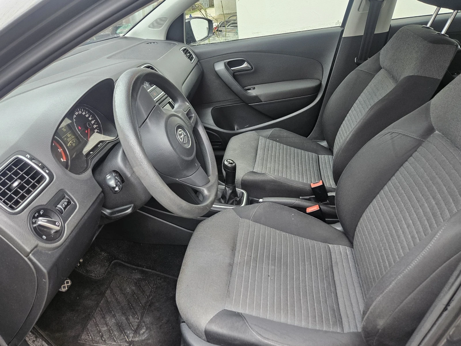 VW Polo 1.4.BENZIN.80.kc2011.г, снимка 6 - Автомобили и джипове - 53963778