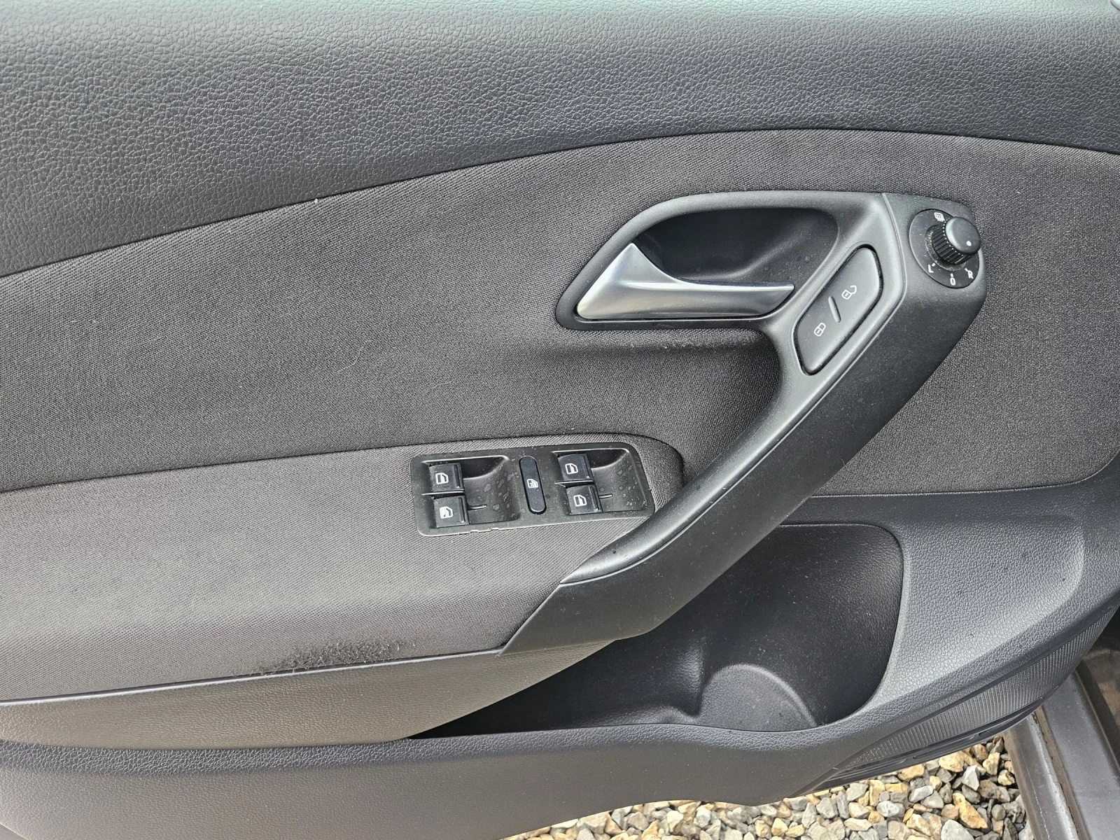 VW Polo 1.4.BENZIN.80.kc2011.г, снимка 7 - Автомобили и джипове - 53963778