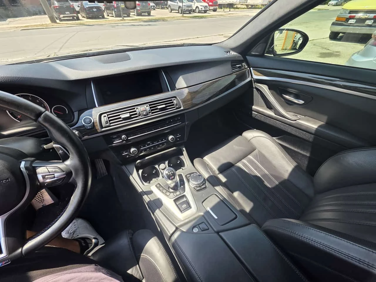 BMW M5 * 4dr Sdn * CARFAX * 2 БРОЯ ГУМИ/ДЖАНТИ * , снимка 10 - Автомобили и джипове - 54001687