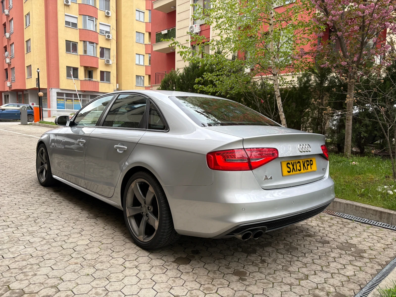 Audi A4 S-line Black Edition 2.0TDI Фейслифт, снимка 6 - Автомобили и джипове - 54286954