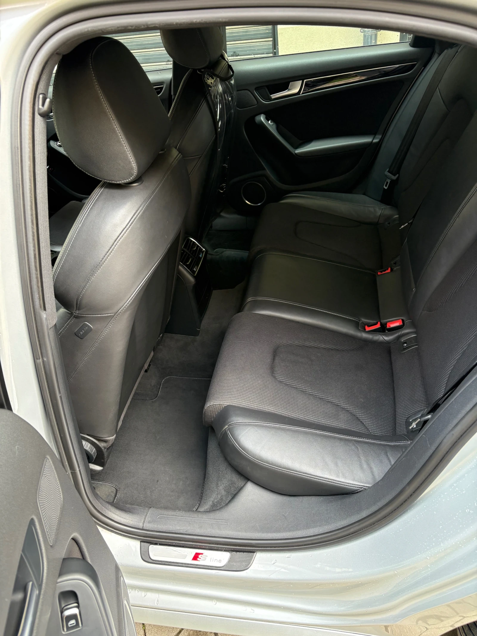 Audi A4 S-line Black Edition 2.0TDI Фейслифт, снимка 14 - Автомобили и джипове - 54286954