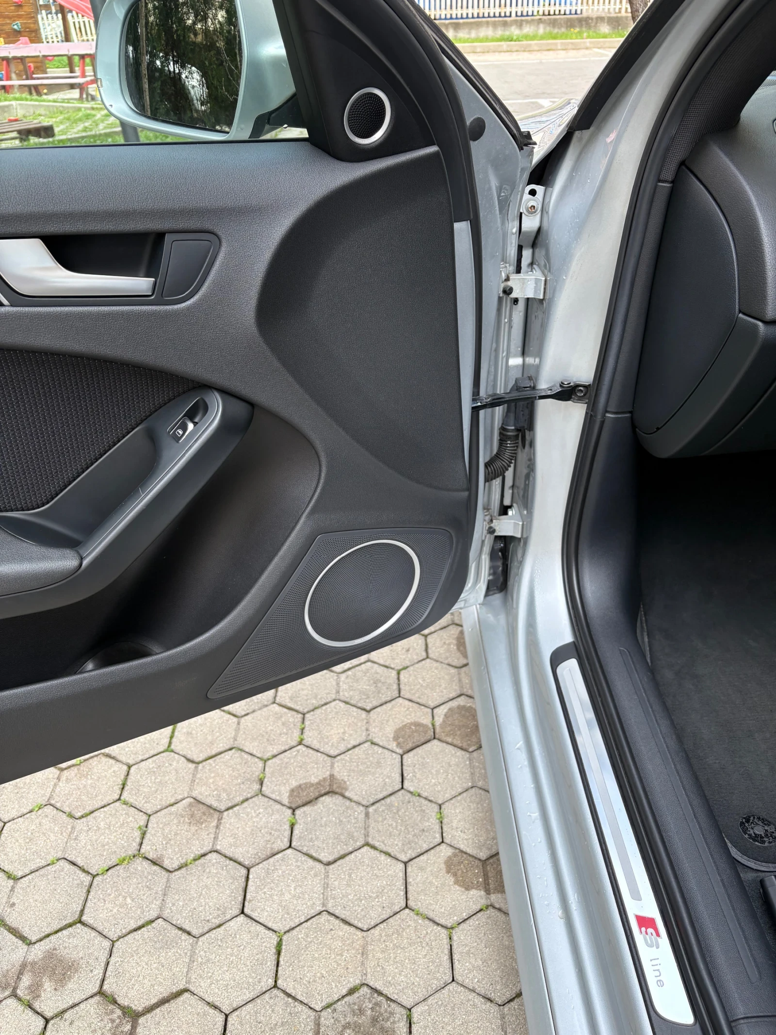 Audi A4 S-line Black Edition 2.0TDI Фейслифт, снимка 15 - Автомобили и джипове - 54286954