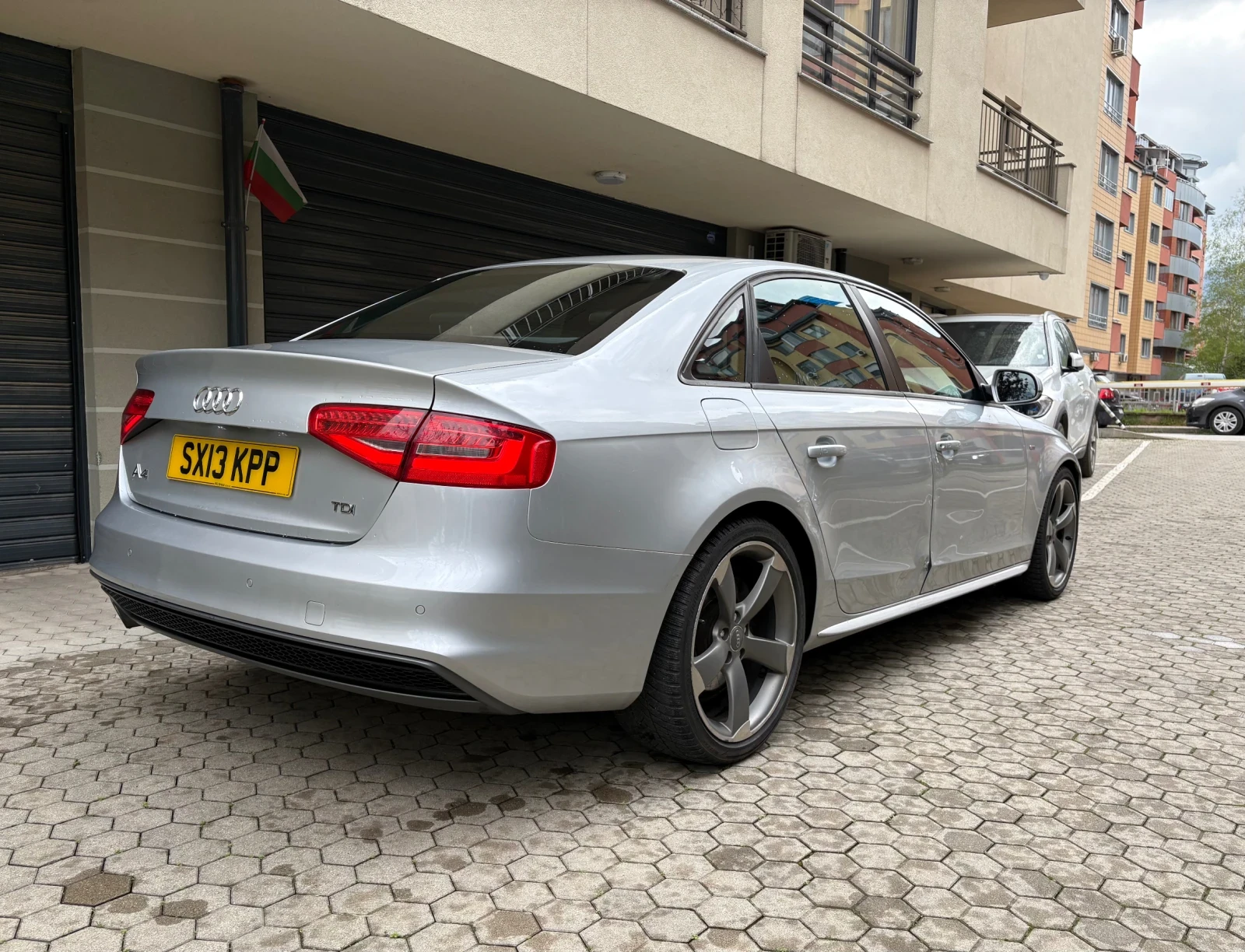 Audi A4 S-line Black Edition 2.0TDI Фейслифт, снимка 7 - Автомобили и джипове - 54286954