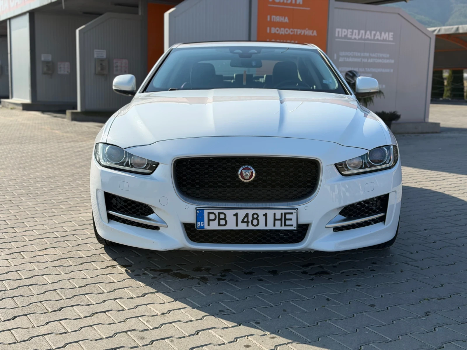 Jaguar XE 2.0d, снимка 8 - Автомобили и джипове - 54624570