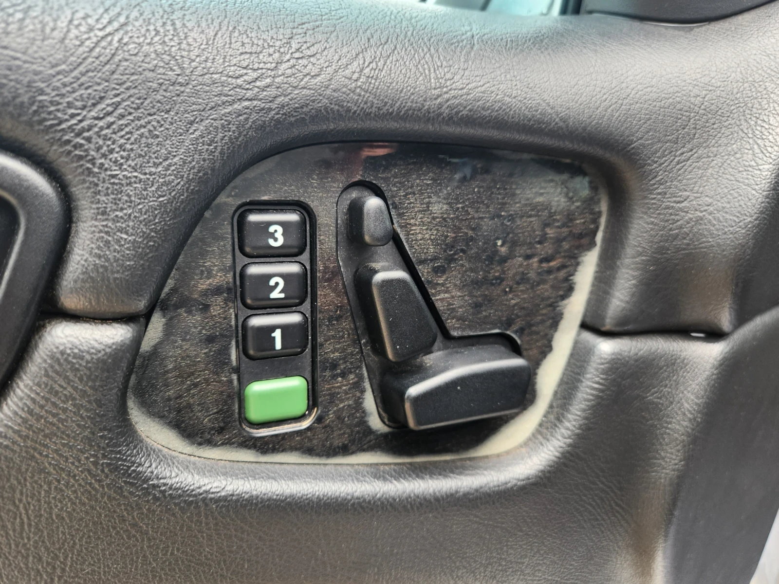 Mercedes-Benz CLK 320i Кабриолет , снимка 13 - Автомобили и джипове - 55406400