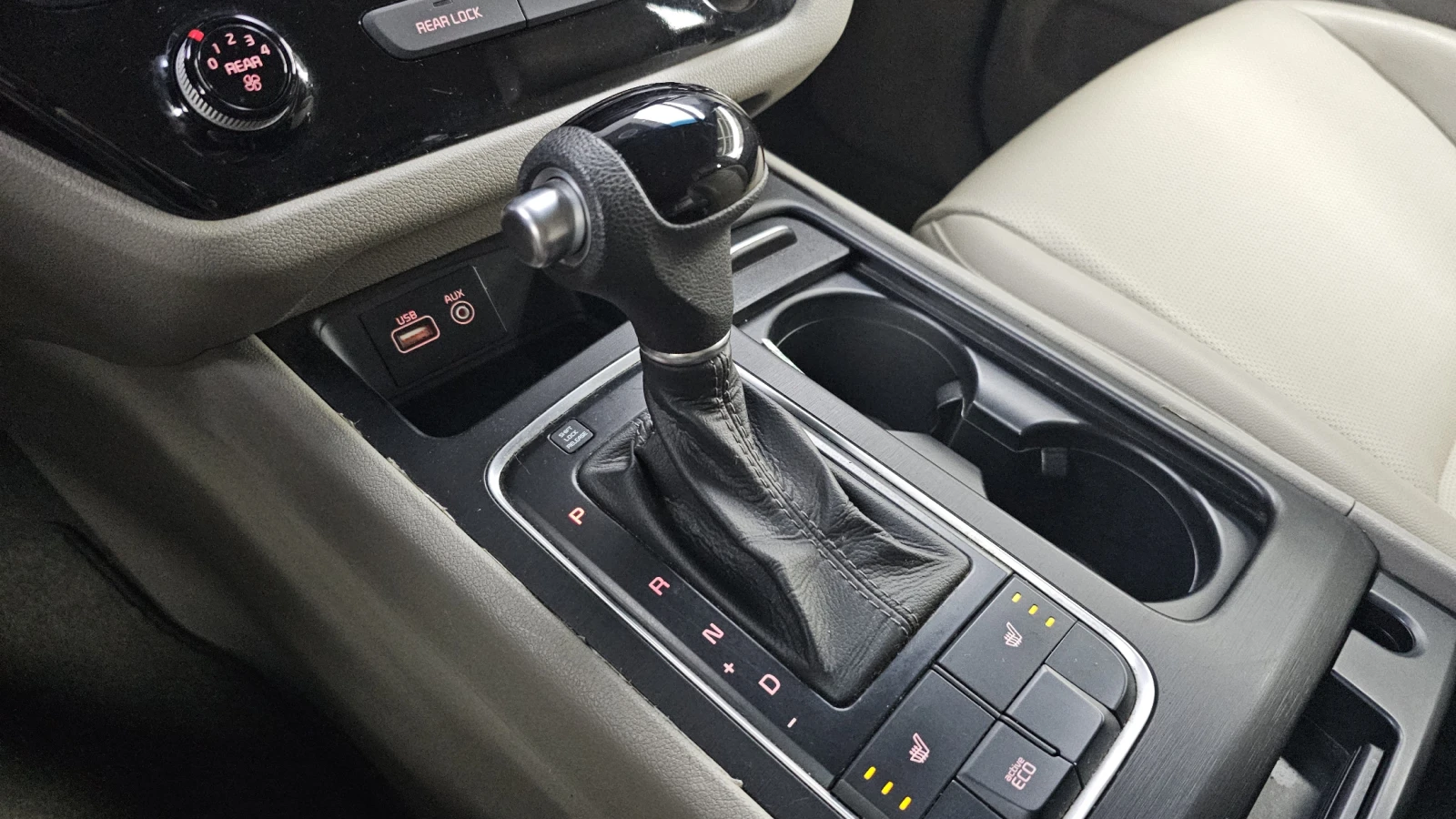 Kia Carnival КРАЙНА ЦЕНА, снимка 9 - Автомобили и джипове - 55594996