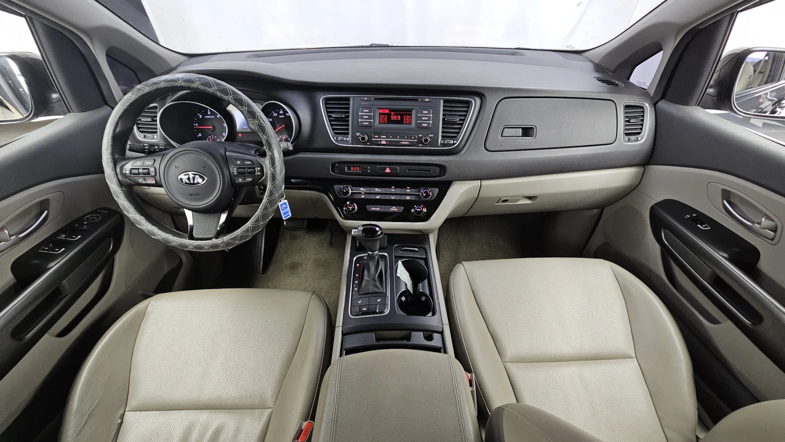 Kia Carnival КРАЙНА ЦЕНА, снимка 7 - Автомобили и джипове - 55594996