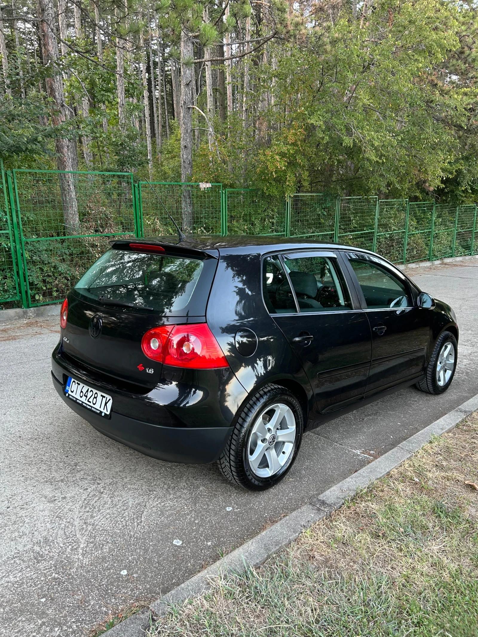VW Golf 1.6, снимка 5 - Автомобили и джипове - 56134180