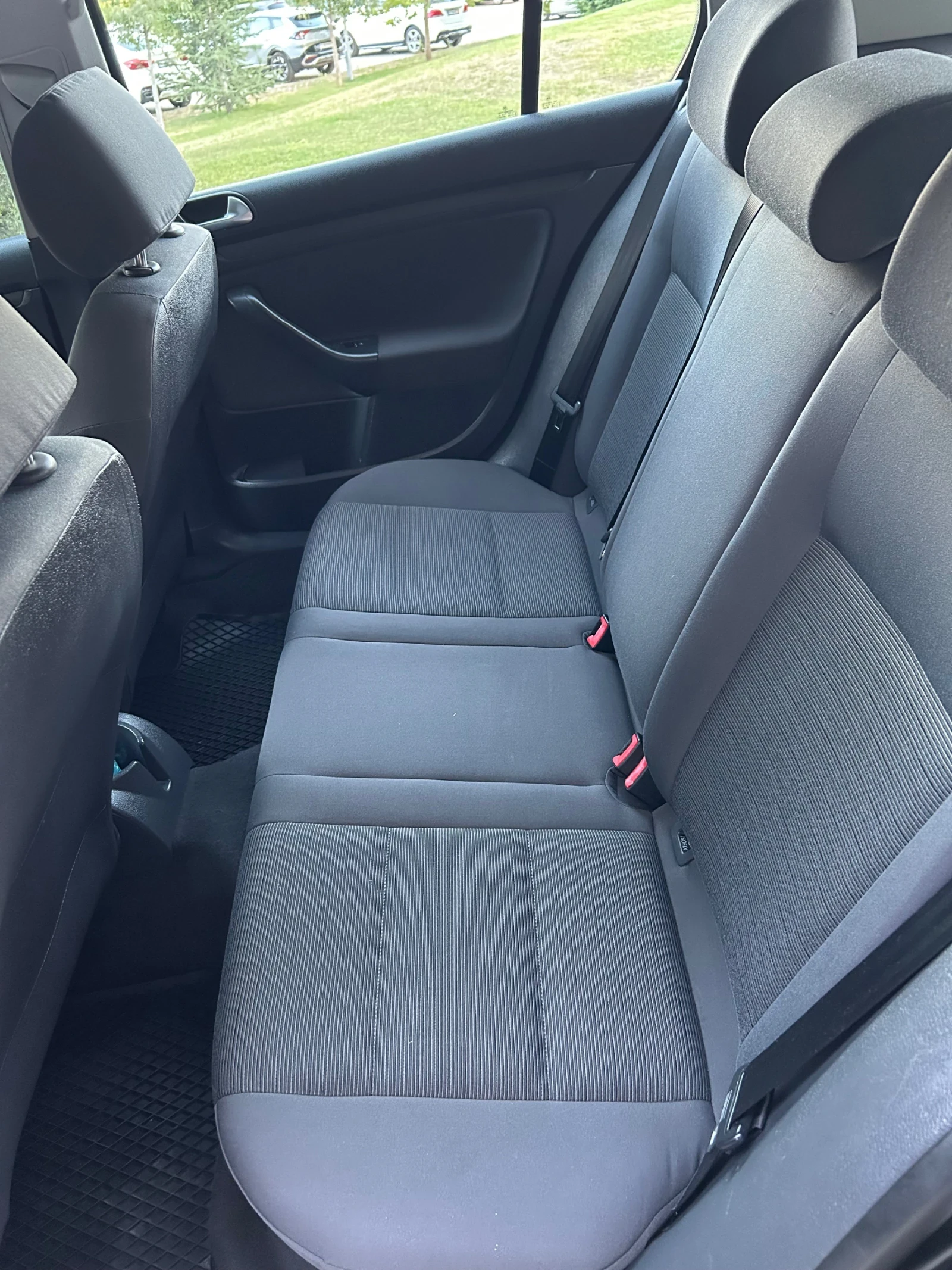 VW Golf 1.6, снимка 11 - Автомобили и джипове - 56134180