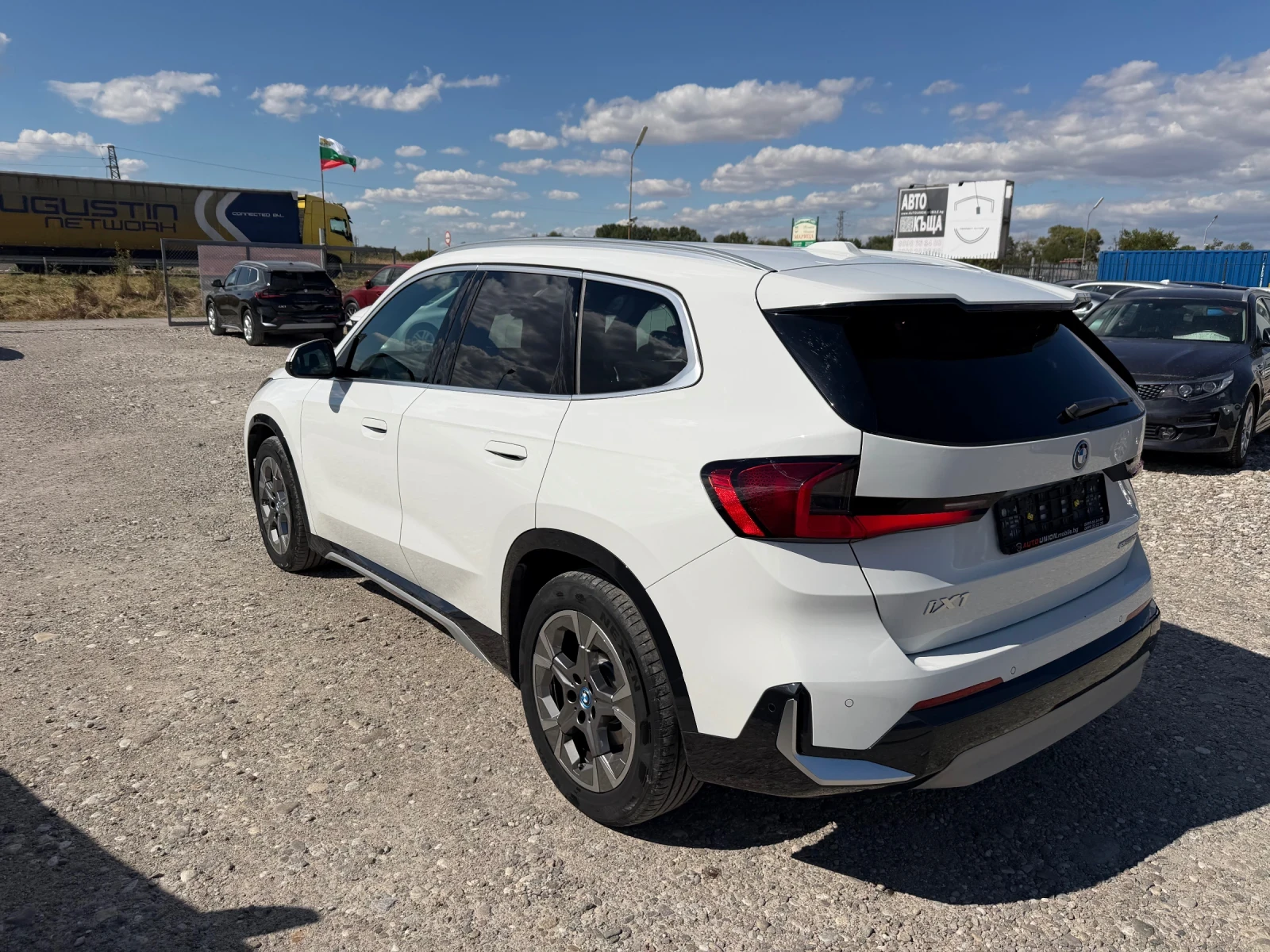 BMW iX1 eDrive20 * ГАРАНЦИЯ!!!* xLine* LED* Facelift* , снимка 7 - Автомобили и джипове - 56211377