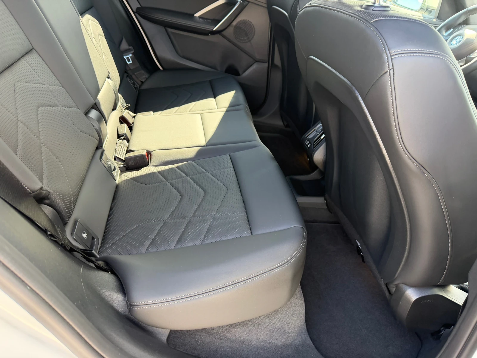 BMW iX1 eDrive20 * ГАРАНЦИЯ!!!* xLine* LED* Facelift* , снимка 15 - Автомобили и джипове - 56211377