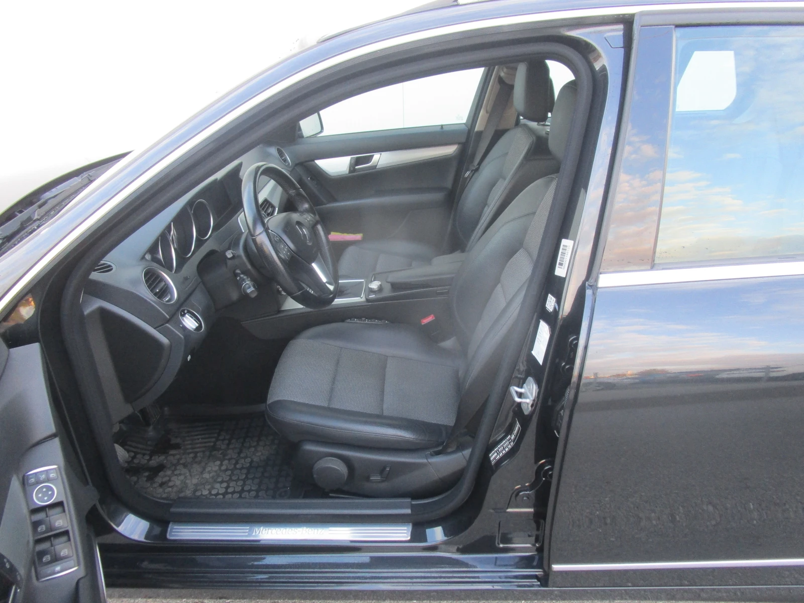 Mercedes-Benz C 220 CDI, снимка 9 - Автомобили и джипове - 56247634