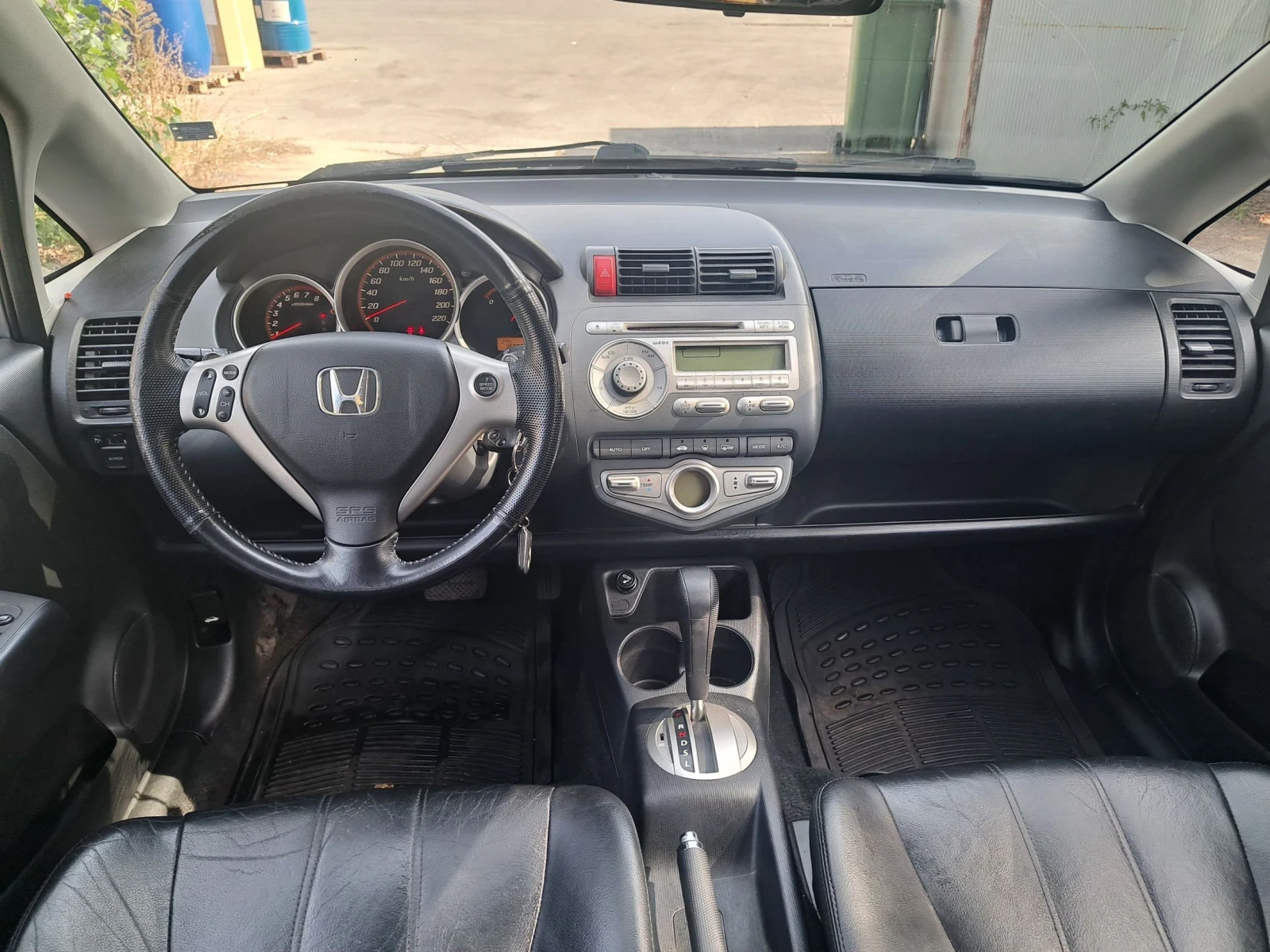 Honda Jazz, снимка 10 - Автомобили и джипове - 56436483
