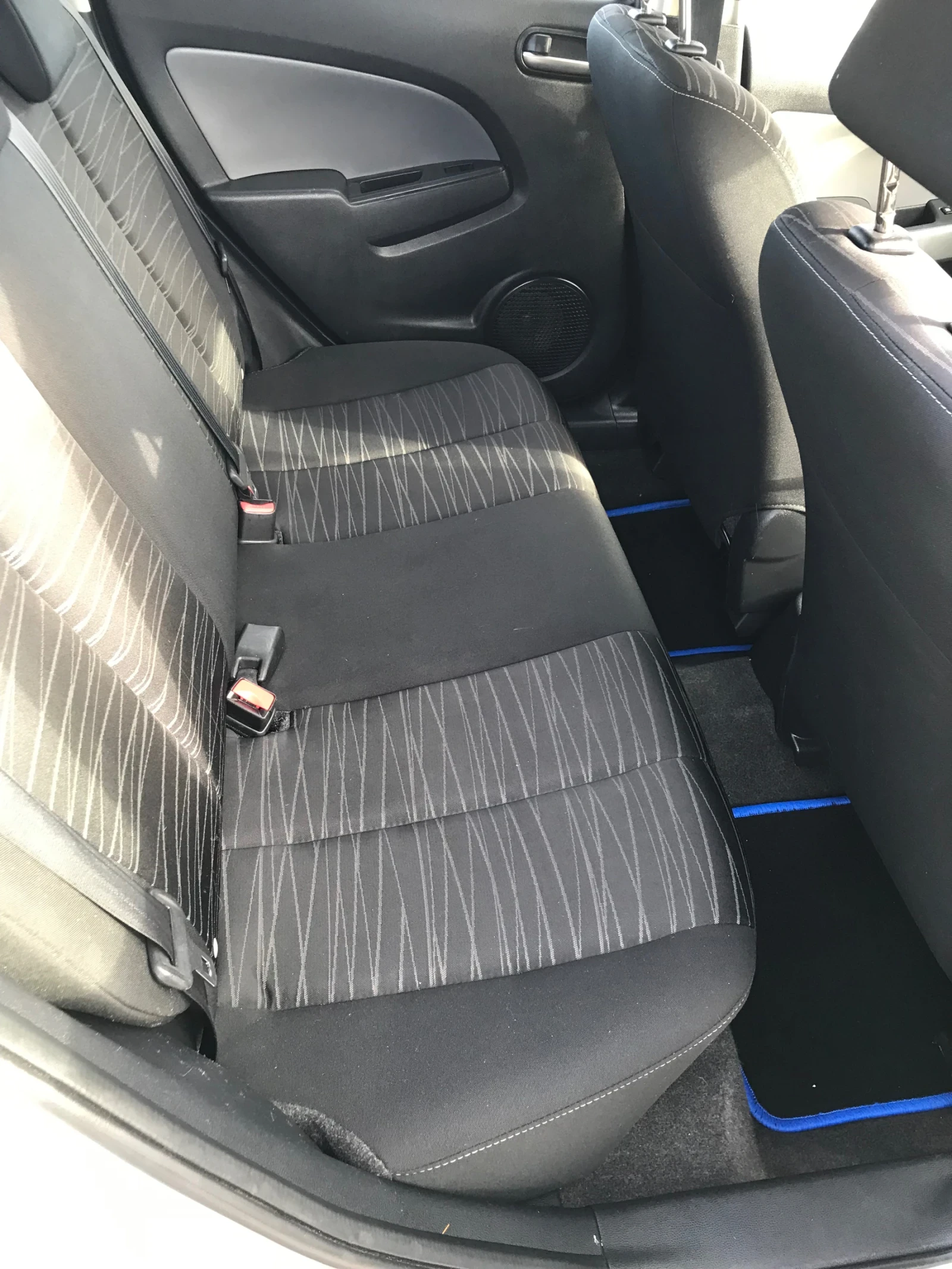 Mazda 2 1.3i AVTOMAT , снимка 8 - Автомобили и джипове - 56649331