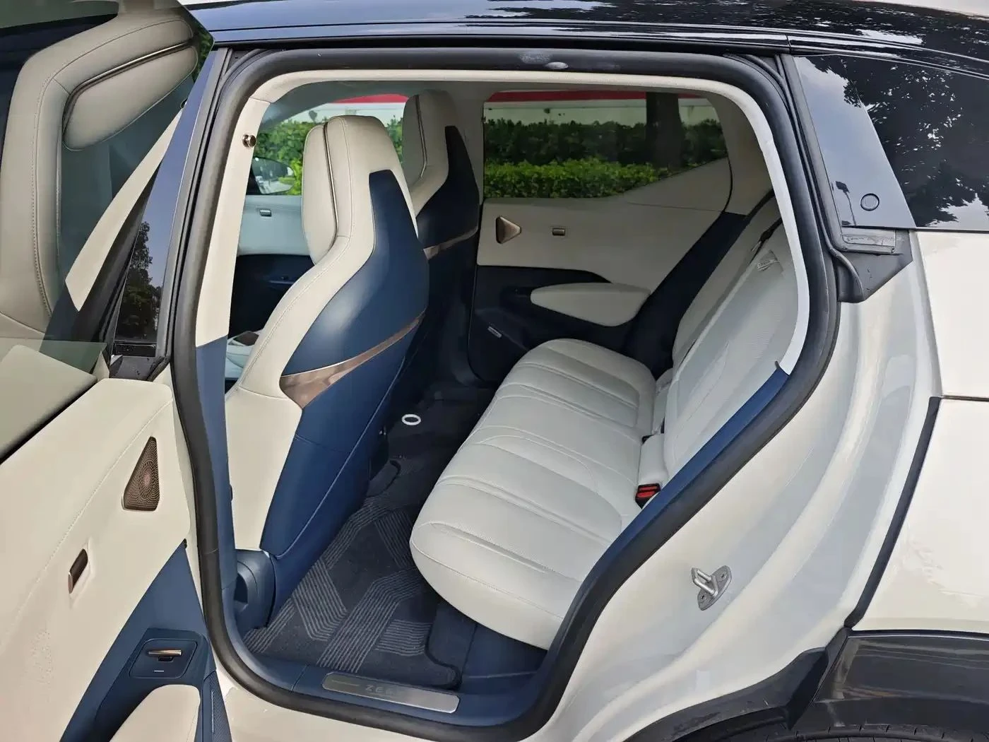 Zeekr X, снимка 17 - Автомобили и джипове - 56685959
