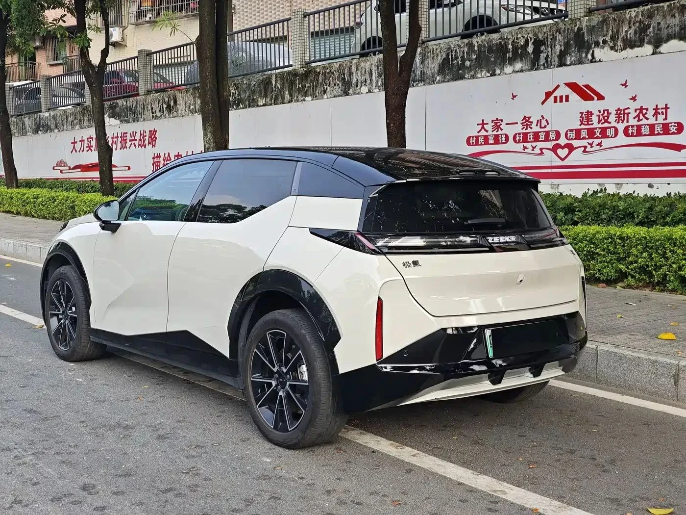 Zeekr X, снимка 4 - Автомобили и джипове - 56685959