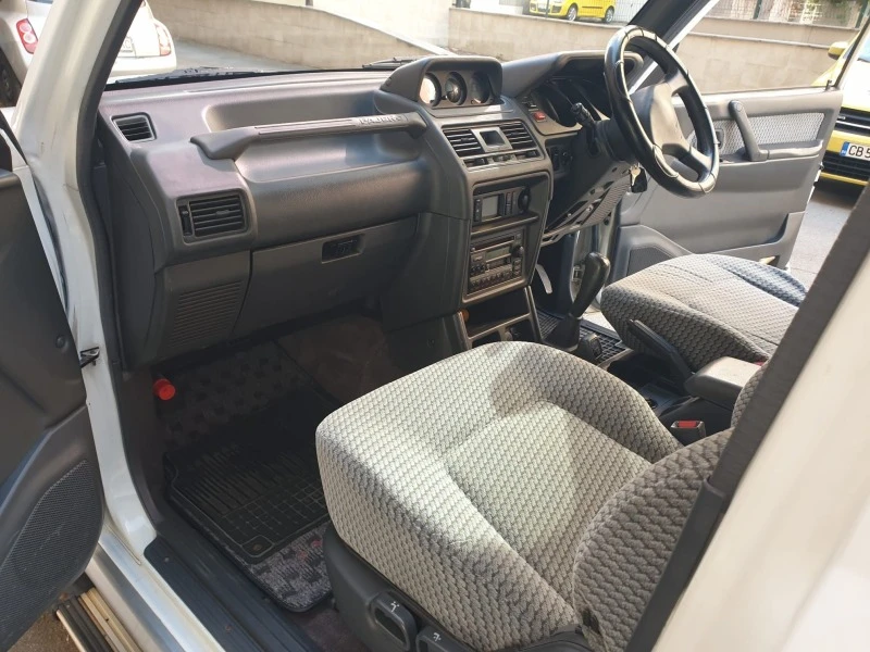 Mitsubishi Pajero, снимка 4 - Автомобили и джипове - 46805921