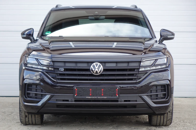 VW Touareg FACE LIFT* R-LINE* IQ HD MATRIX LIGHTS* , снимка 2 - Автомобили и джипове - 49116669