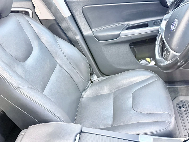 Volvo XC60 T6 304 PS, снимка 7 - Автомобили и джипове - 52372773