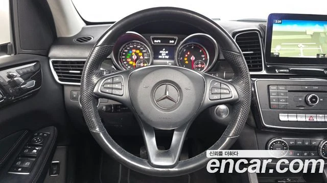 Mercedes-Benz GLE 250, снимка 13 - Автомобили и джипове - 56077623
