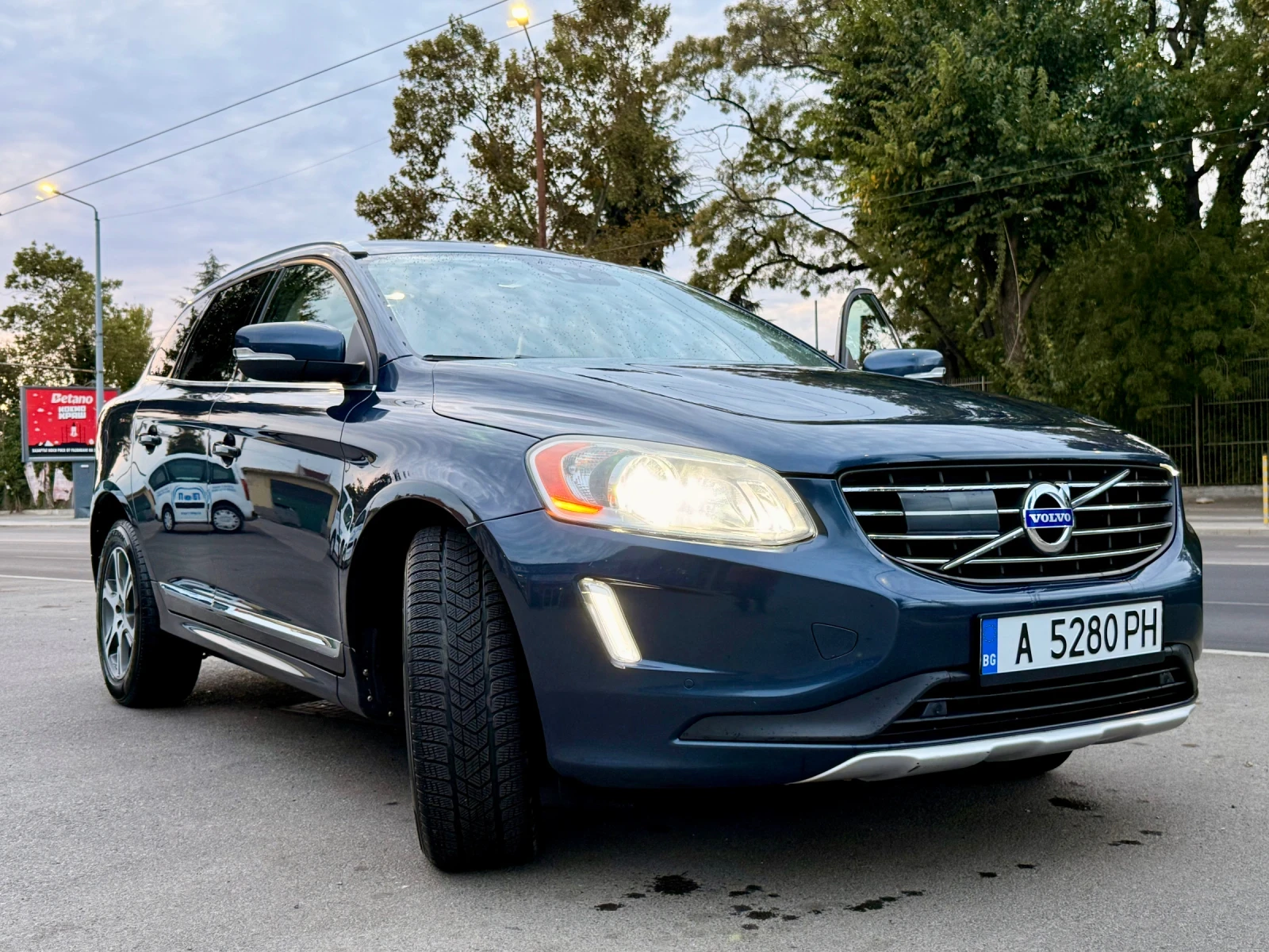 Volvo XC60 T6 304 PS, снимка 1