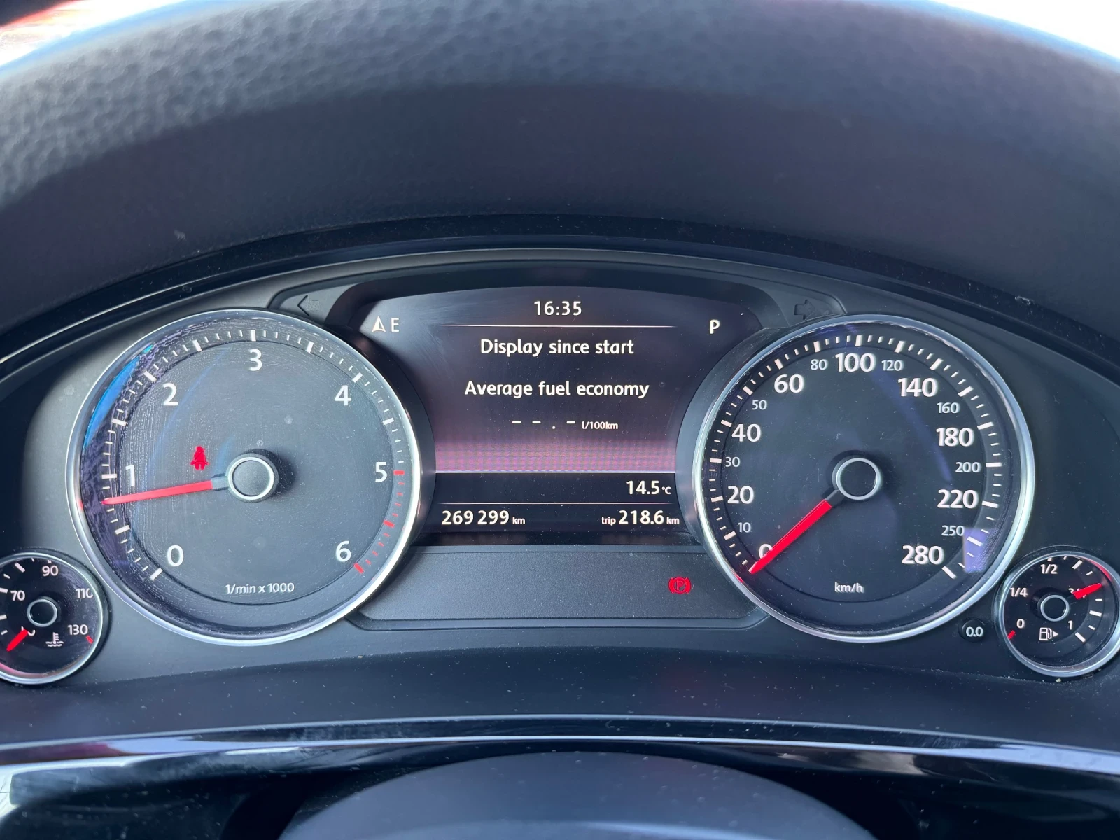 VW Touareg 7p, снимка 8 - Автомобили и джипове - 53839215