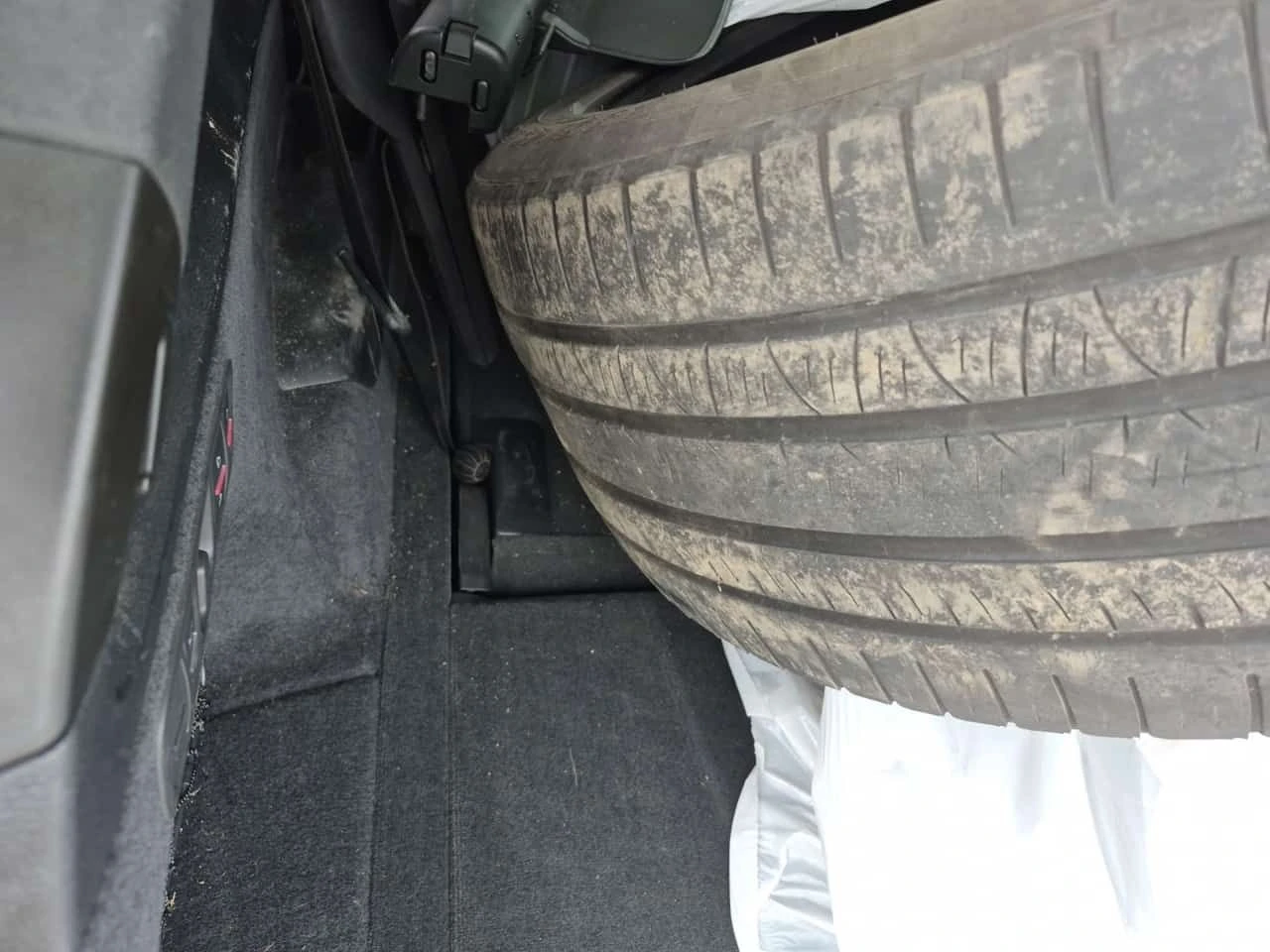 Audi Q7 Technik/CARFAX/ДИСТРОНИК/360 КАМ/ПАНО/+ ГУМИ, снимка 14 - Автомобили и джипове - 54756370