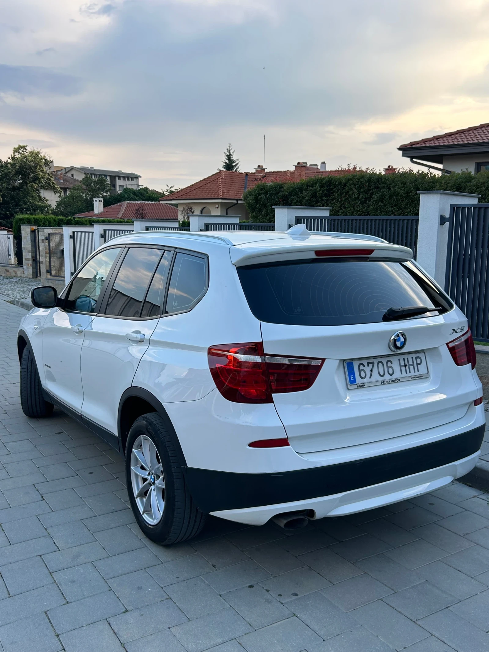 BMW X3 X-Drive PREMIUM FULL LED ДОСТА ЗАПАЗЕНО, снимка 4 - Автомобили и джипове - 55002449