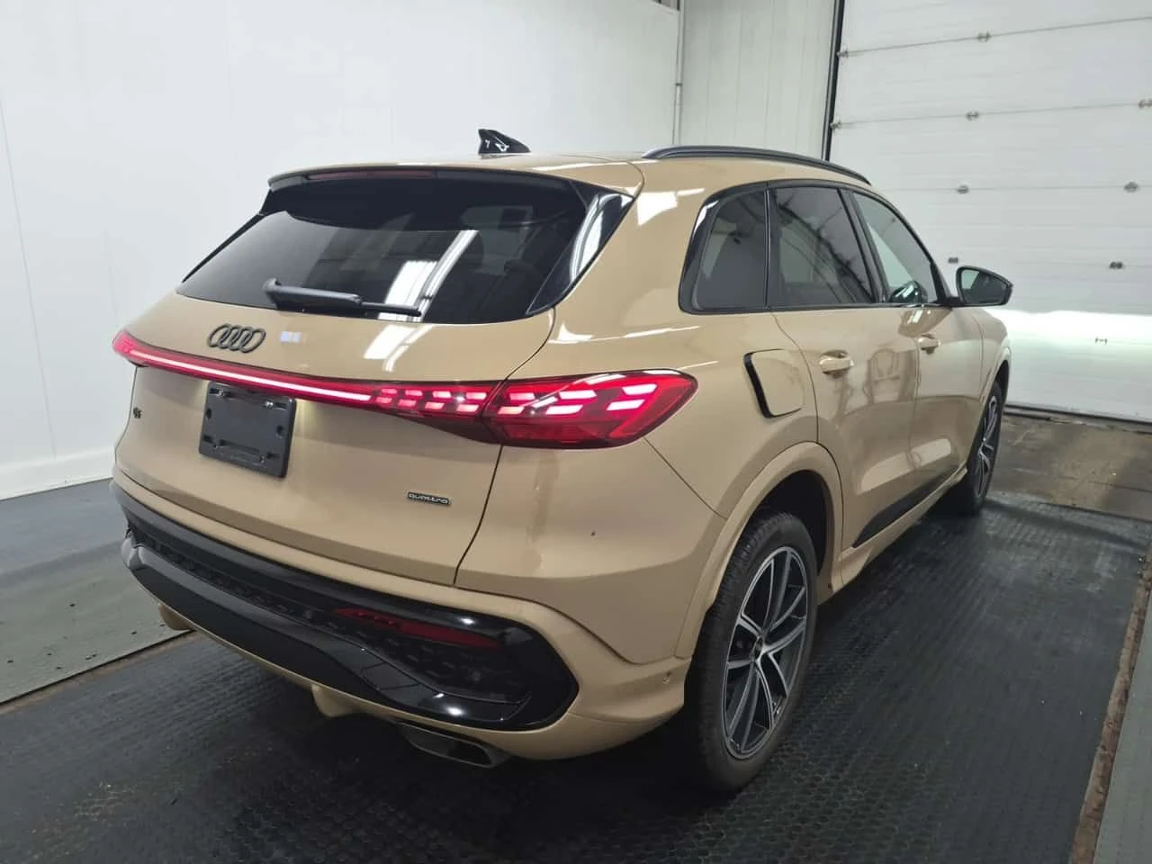 Audi Q5 * PROGRESSIV * CARFAX * ЦЕНА ДО БГ, снимка 3 - Автомобили и джипове - 55081516