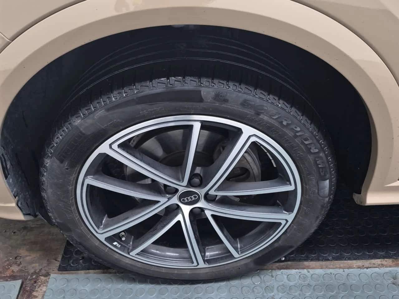 Audi Q5 * PROGRESSIV * CARFAX * ЦЕНА ДО БГ, снимка 6 - Автомобили и джипове - 55081516