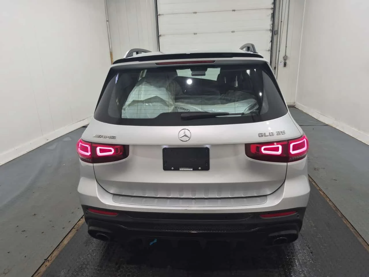 Mercedes-Benz GLB * AMG 35 * CARFAX * БЕЗ ПЪРВОНАЧАЛНА ВНОСКА, снимка 17 - Автомобили и джипове - 55313362
