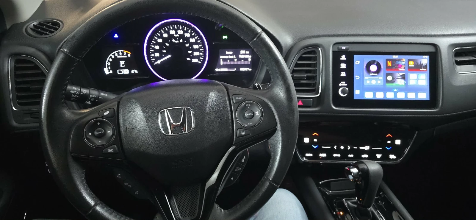 Honda Hr-v 1.8 Touring, 4x4, кожен салон, лед фарове, снимка 9 - Автомобили и джипове - 55934474
