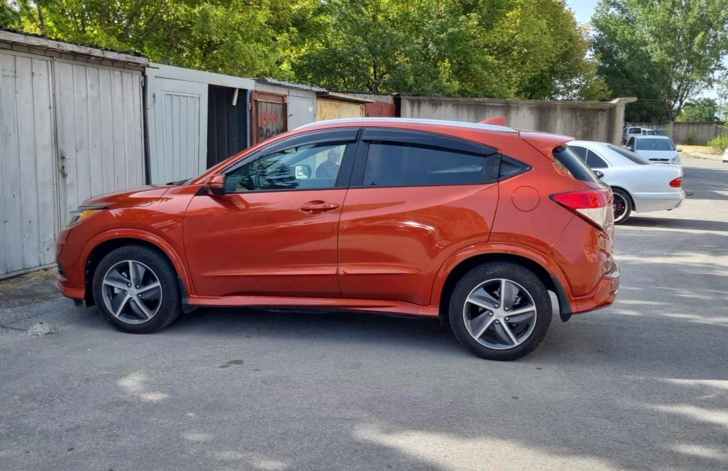 Honda Hr-v 1.8 Touring, 4x4, кожен салон, лед фарове, снимка 2 - Автомобили и джипове - 55934474