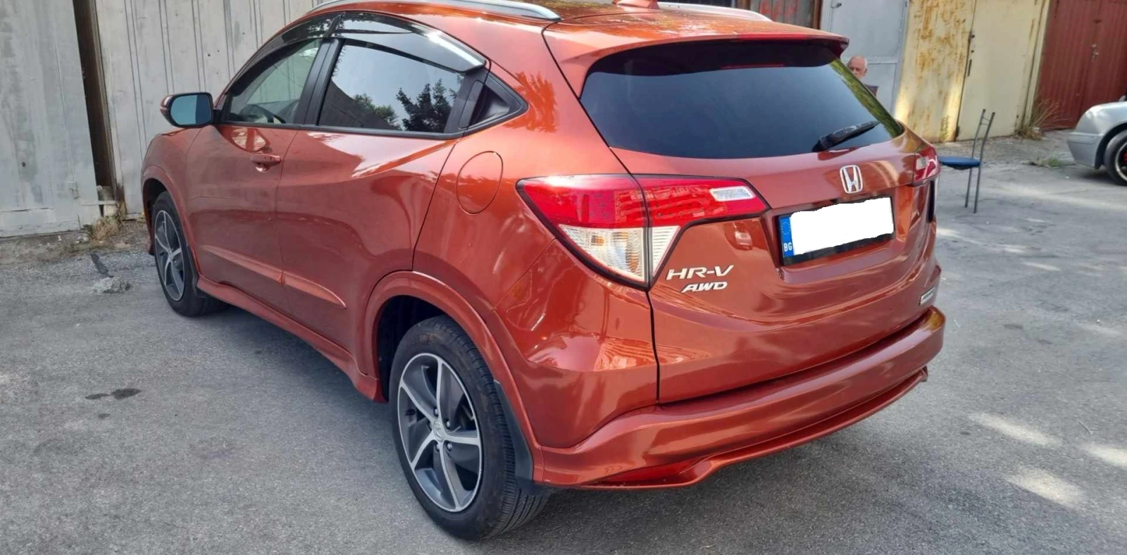 Honda Hr-v 1.8 Touring, 4x4, кожен салон, лед фарове, снимка 3 - Автомобили и джипове - 55934474